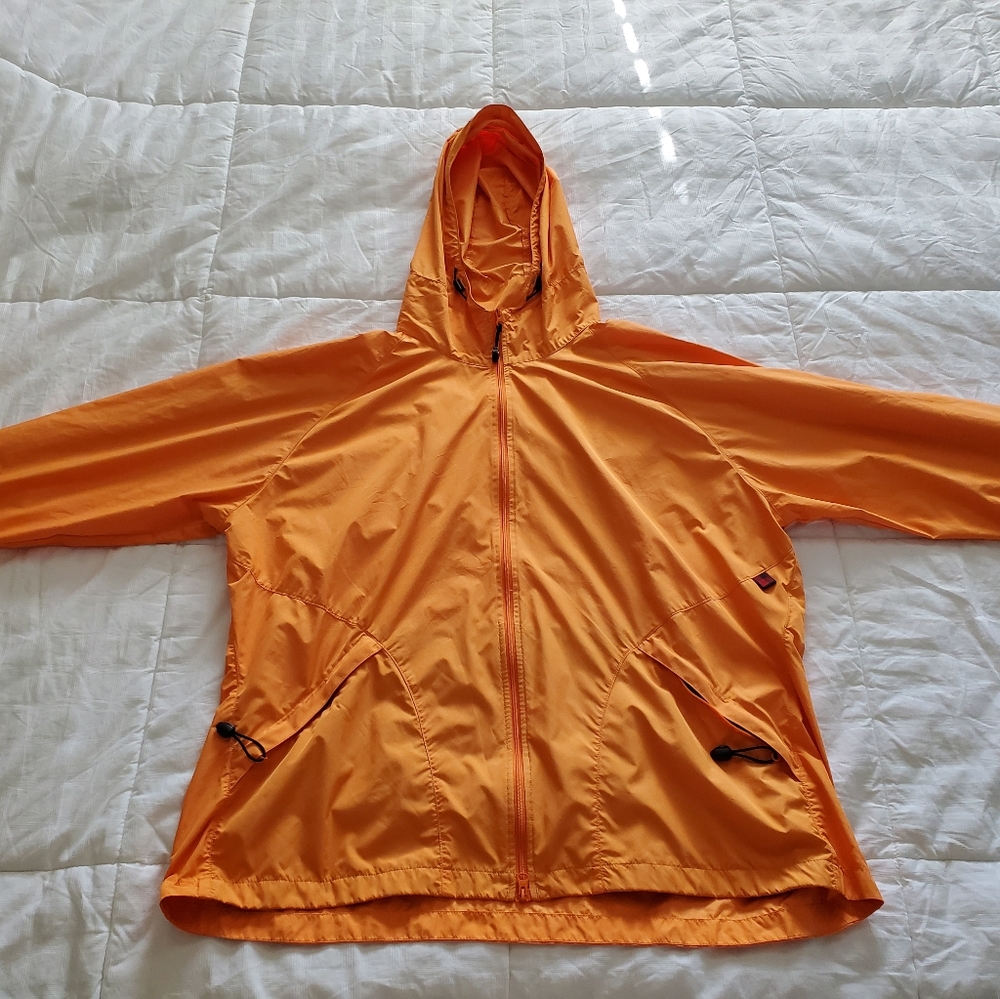 Rain jacket/windbreaker